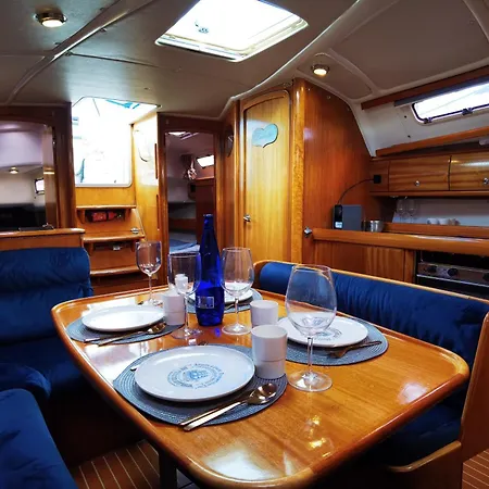 Ohana Botel Marbella
